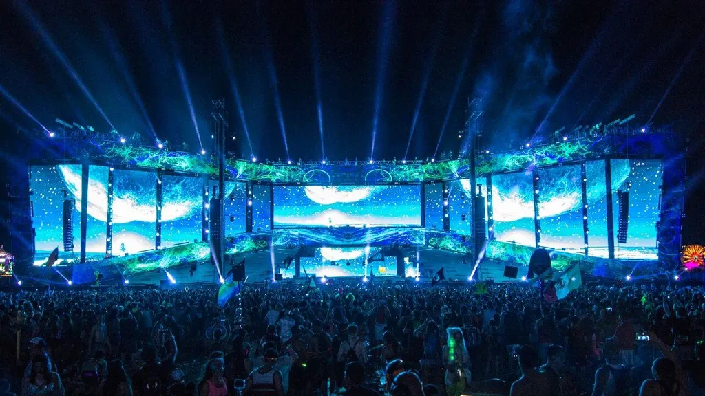 PixelPro Media Solutions LED stage with intelligent lighting