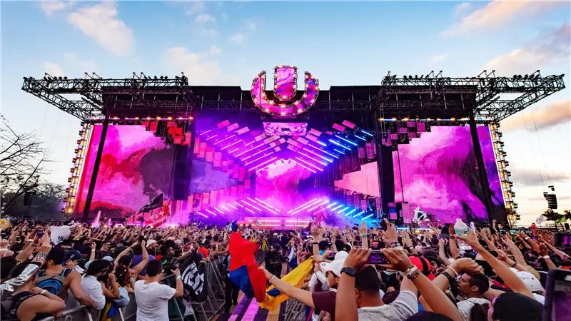 Large festival stage delivered with integrated LED, audio and lighting